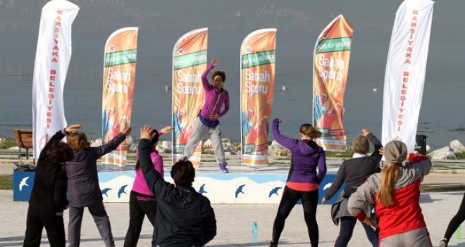 Karşıyakalılar'a sahilde sabah sporu...