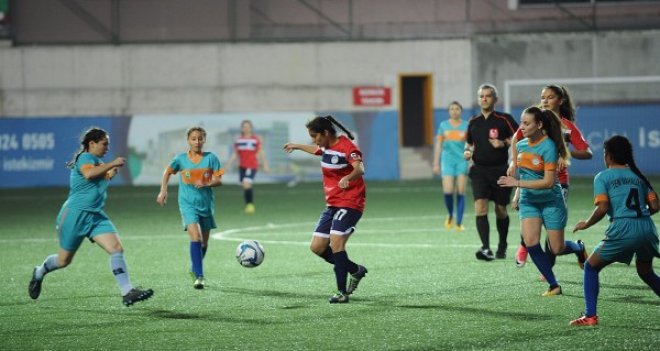 Karşıyaka’nın Efsaneleri amatör futbola can suyu oldu