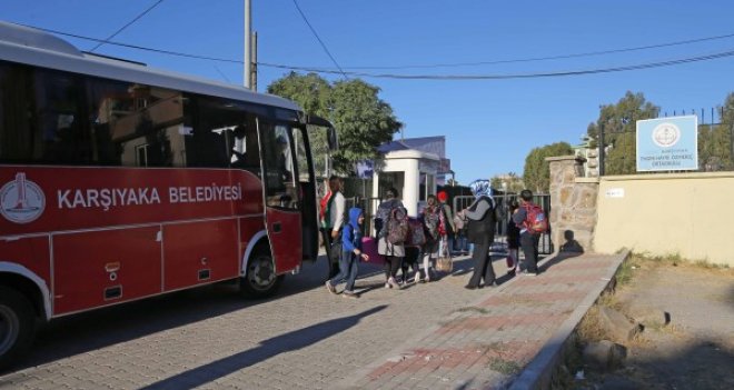 Karşıyaka'nın köylerindeki okullara ücretsiz servis
