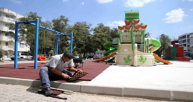Karşıyaka’nın oyun parkları yenileniyor