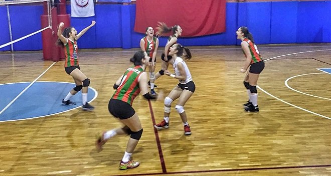 Karşıyaka'nın yıldız voleybolcuları İzmir 3.'sü oldu...