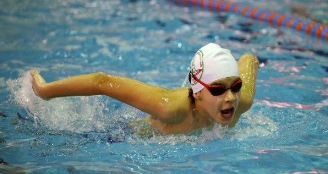 Karşıyaka’nın yüzme havuzu çok sevildi