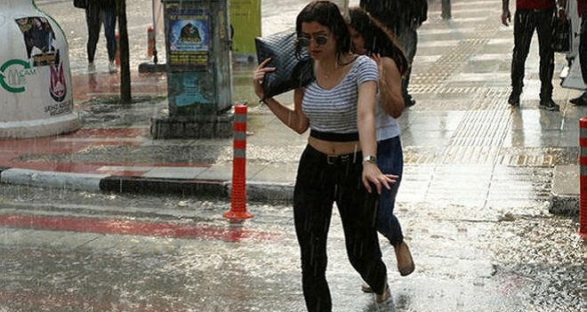 Karşıyaka’ya metre kareye 20,6 kg yağmur yağdı