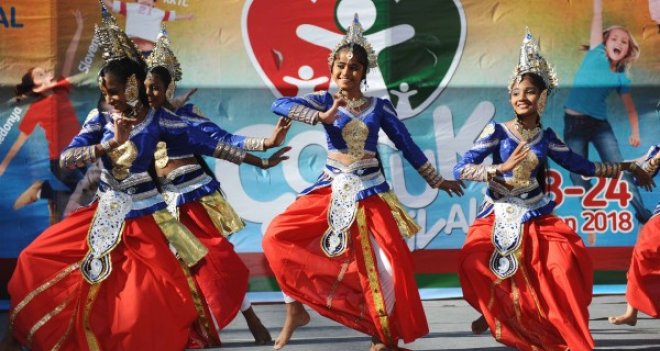 Karşıyaka'yı 23 Nisan coşkusu sardı