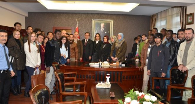 Kaymakam Yücel'den yabancı öğrencilere kamu yönetimi dersi