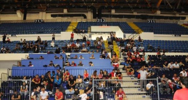 Kick Box Türkiye Şampiyonası İzmir'de başladı