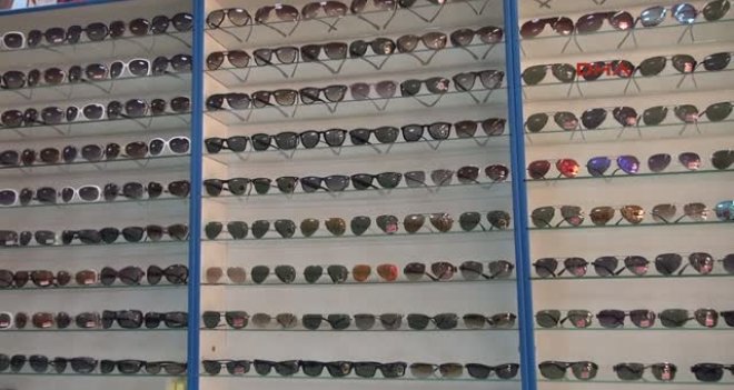 Korunmasız güneşe çıkmak gözleri de tehdit ediyor