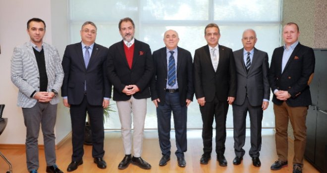 KSK Voleybol Takımı'na Yaşar Üniversitesi forma sponsoru oldu