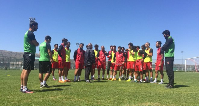 KSK'de İskender takımdan memnun