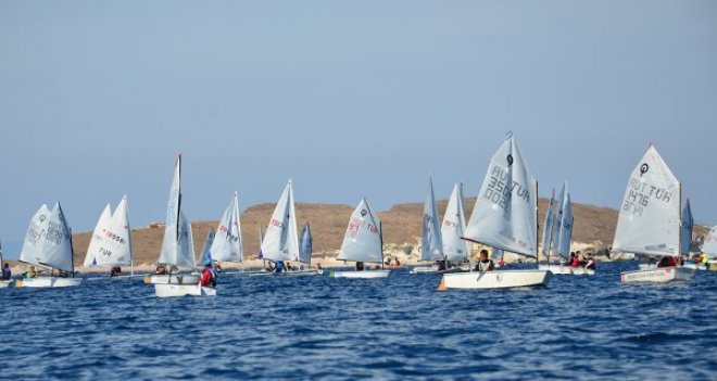 KSK'li yelkencilerden Foça'da bir ikincilik iki üçüncülük
