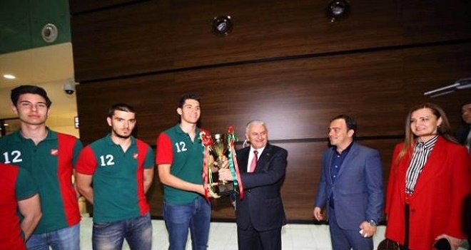 Kupayla Başbakanı karşıladılar...