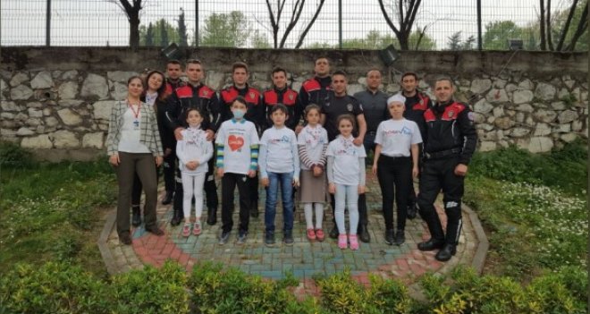 Lösemili çocuklar Polis Haftası'nı kutladı