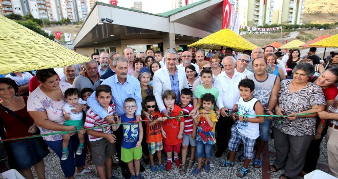 Mahalleli istedi, Karşıyaka Belediyesi yaptı...