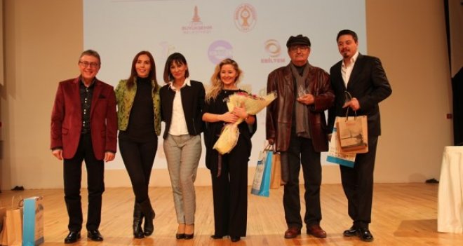 Marka Şehir İzmir Sempozyumu'nda söz sanatçılarındı