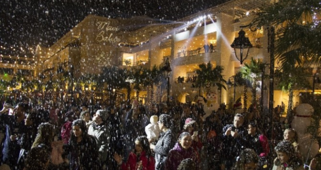 Mavibahçe'de kar sevinci