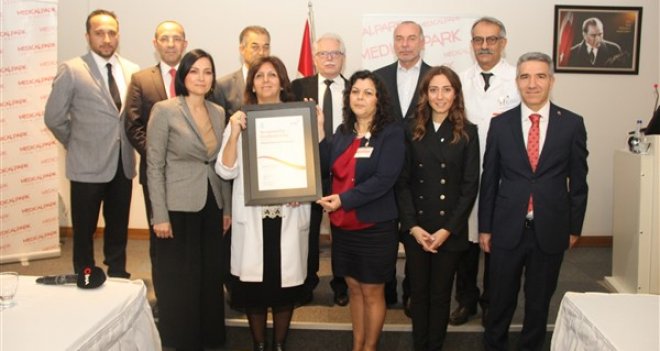 Medical Park İzmir Hastanesi'ne büyük onur