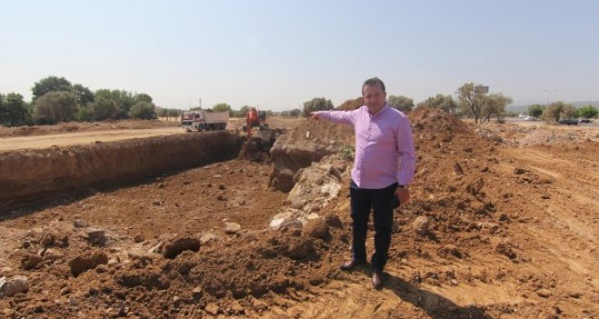 Menderes Devlet Hastanesi'nin temeli kazılıyor