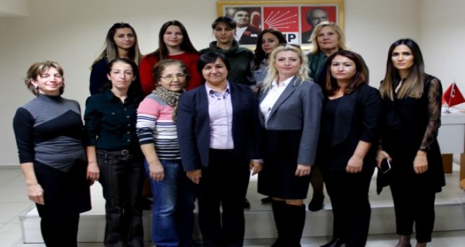 Mesaj başkandan, fotoğrafı kadınlardan