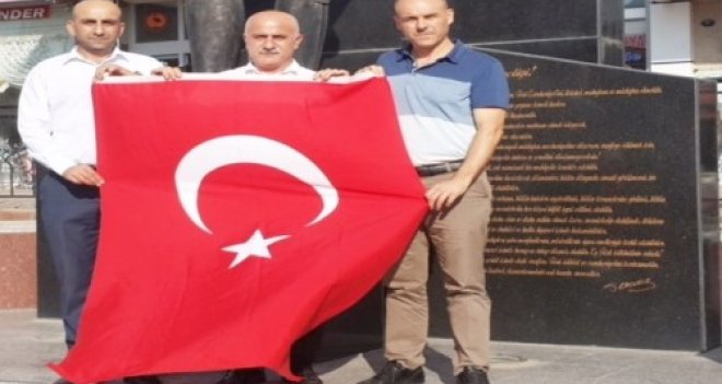 MHP Çiğli İlçe Başkanı Yıldız: Cumhuriyetimize sahip çıkacağız