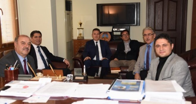 MHP İl teşkilatı Aliağa Belediyesi'ni ziyaret etti