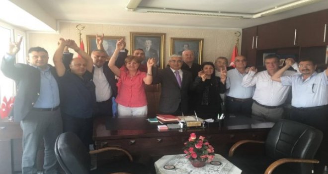 MHP Karşıyaka İlçe Başkanı ve yönetimi istifa etti