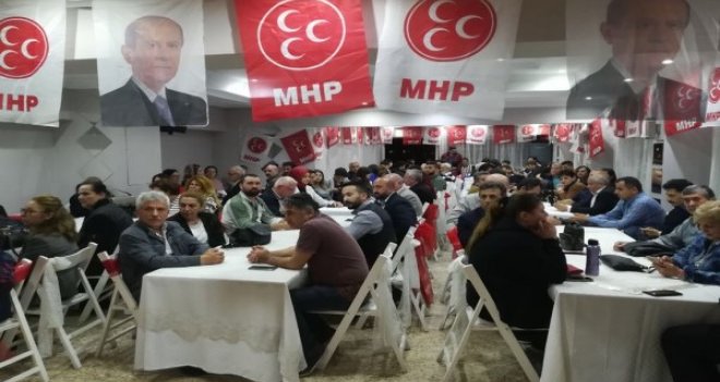 MHP Karşıyaka Teşkilatı Alpaslan Türkeş’i konferansla andı