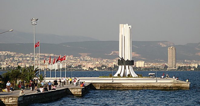 MHP Karşıyaka'dan Anıt projesiyle ilgili görüşler
