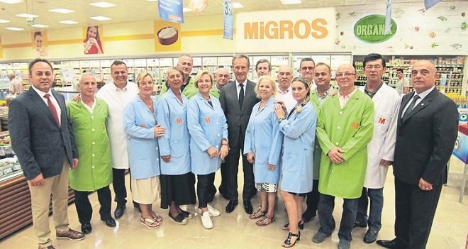 Migros İzmir'de 30. Yılını Bostanlı'da kutladı...