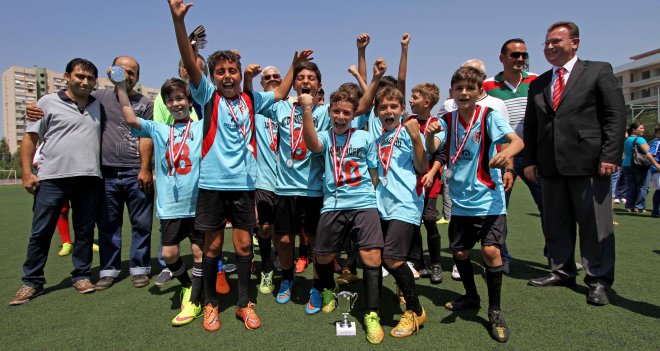 Minik futbolculardan ''büyük'' mesaj
