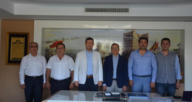 MÜSİAD İzmir Heyeti Kerem Ali Sürekli’yi ziyaret etti
