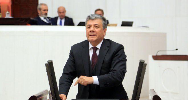 Mustafa Balbay:''İzmir ne karanlığa boyun eğer, ne teröre.''