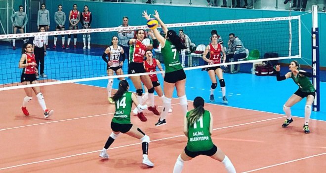 Nefes kesen maç Karşıyakalı kızların...