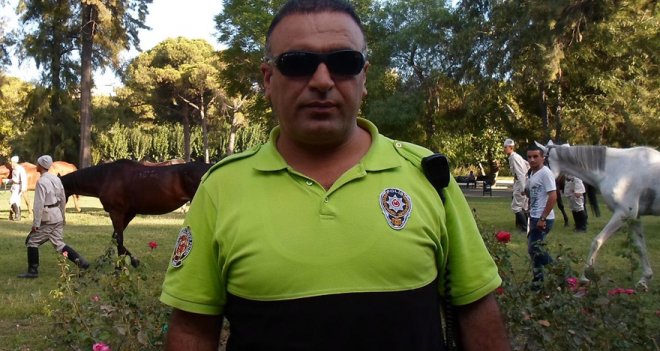 Nevvar Salih İşgören Vakfın'dan kahraman polisin çocuklarına eğitim yardımı