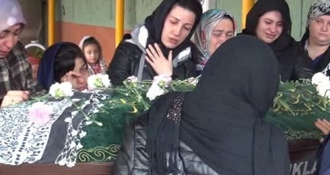 Öldürülüp dere yatağına atılan kadın son yolculuğuna uğurlandı