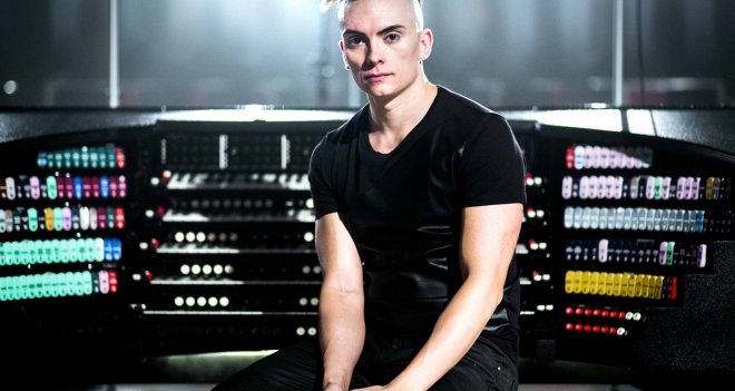 Orgun sıradışı virtüözü Cameron Carpenter İzmir'de 