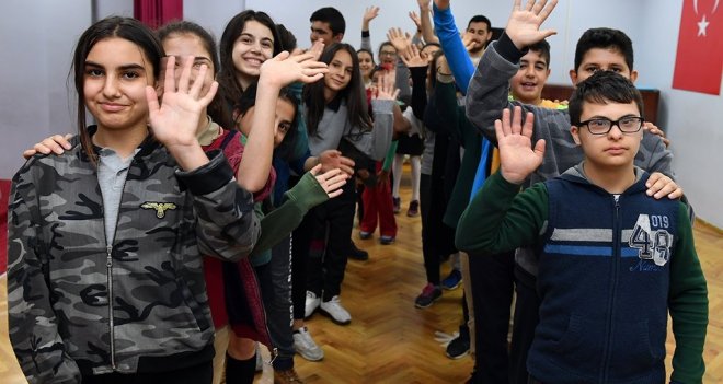 Örnek proje: Elim sende