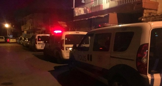 Örnekköy’de silahlı çatışma: 3’ü polis 7 yaralı…