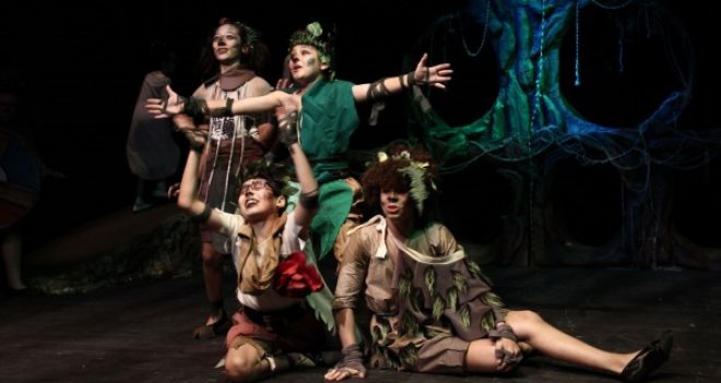 Oynayan da izleyen de çocuklar olacak