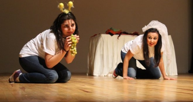 Oyun Hamuru Tiyatrosu Egeliler'i eğlendirdi