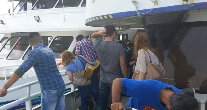Pasaport-Karşıyaka Vapuru'nda faciadan dönüldü...