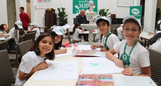 Pınar, çocuklar için 6 ilde Resim Atölyesi kuruyor