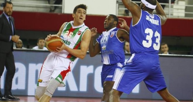 Pınar Karşıyaka 2016'ya galibiyetle başladı