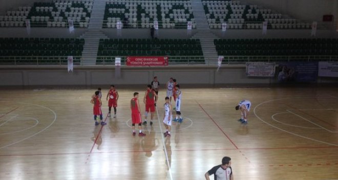 Pınar Karşıyaka, Acıbadem Üniversitesi'ni farklı geçti