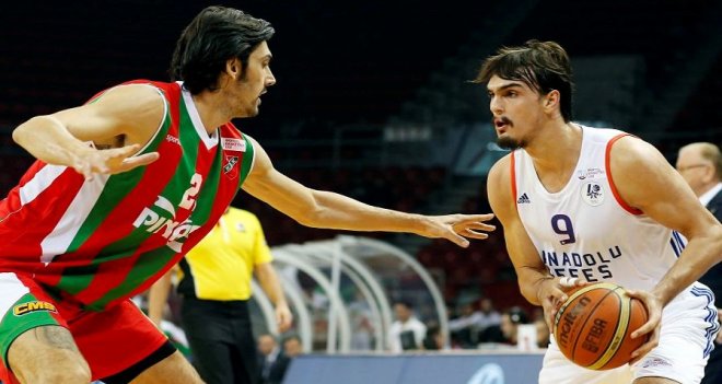Pınar Karşıyaka, Anadolu Efes'e mağlup oldu