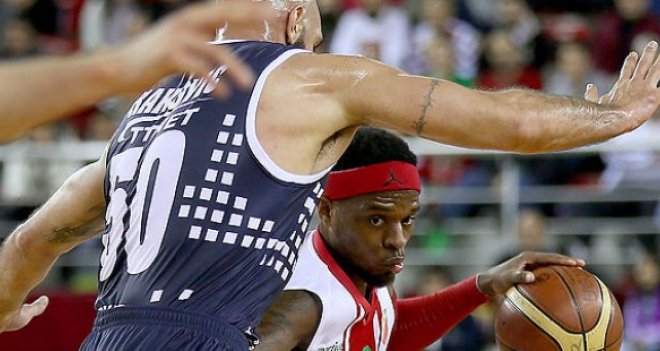 Pınar Karşıyaka, Ankara'da galibiyet arıyor