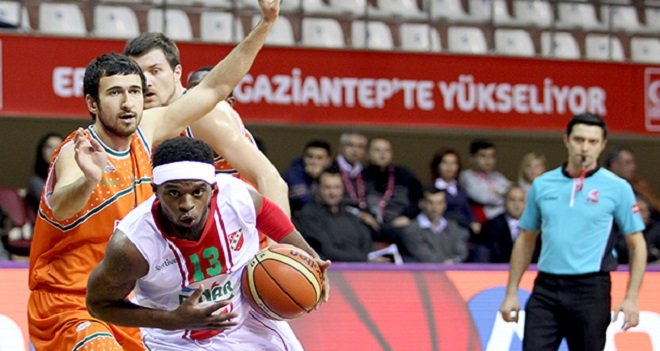 Pınar Karşıyaka Banvit'i parçaladı...