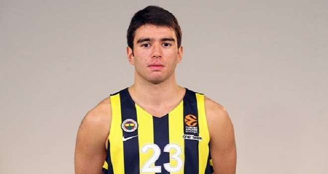 Pınar Karşıyaka Berk Uğurlu'yu aldı