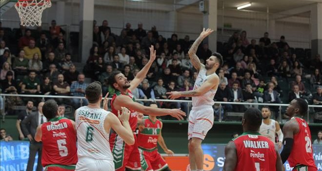 Pınar Karşıyaka, Fenerbahçe deplasmanında