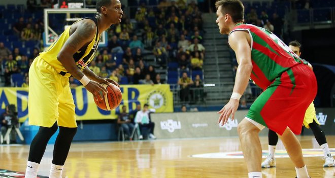 Pınar Karşıyaka Fenerbahçe karşısında sonunu getiremedi