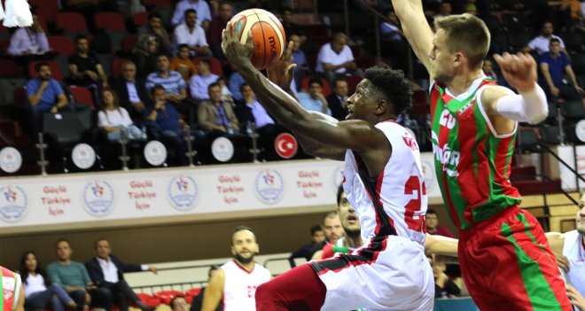 Pınar Karşıyaka galibiyete uzatmada uzandı